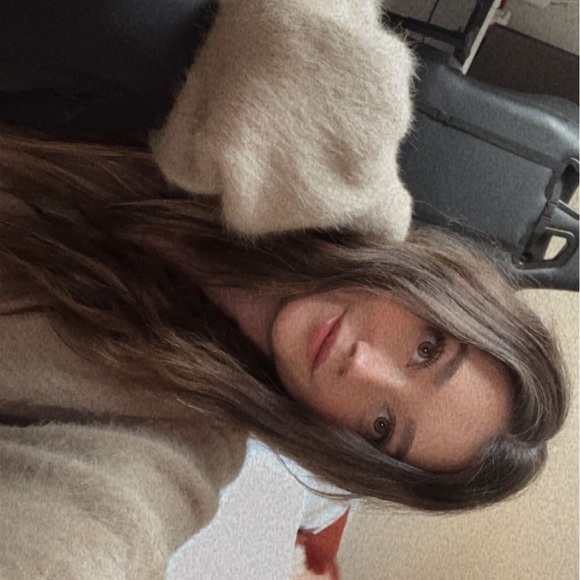 Meet your Posher, Jordan 🤎 - Picture 1 of 1